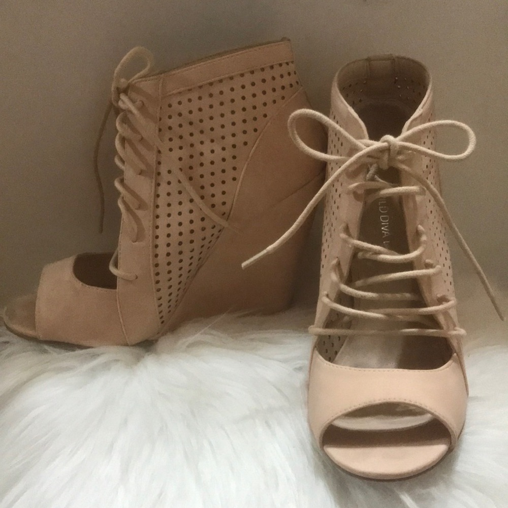 Light Pink Wedges